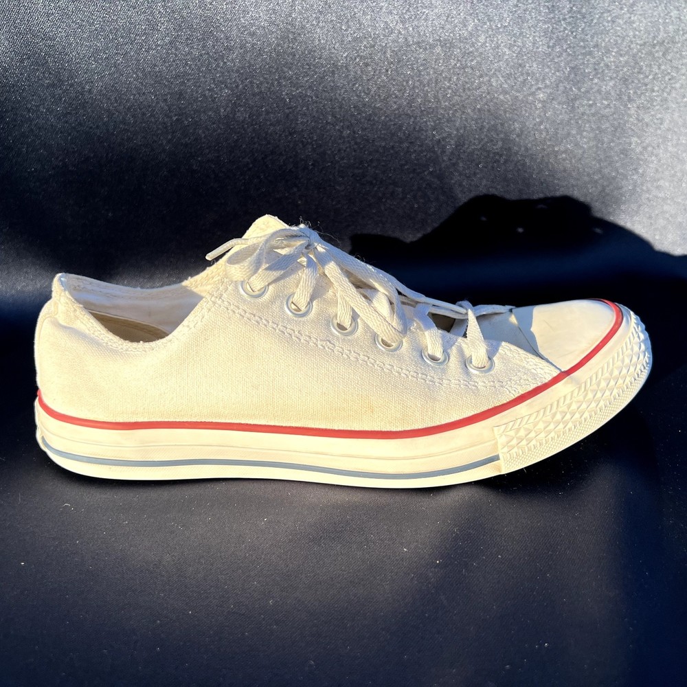 Converse Men 7 Women 9 White Canvas All Star Chuck Taylor Low Sneaker Shoe M7652